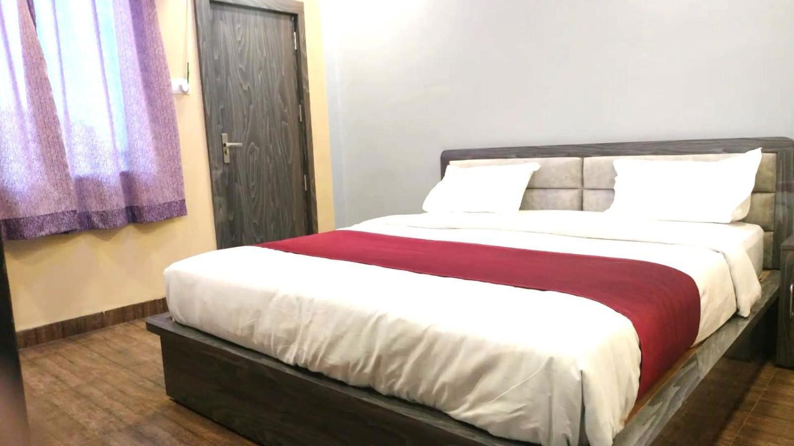 Baba Hotel Shāmpur Exterior photo